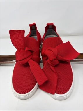 Bernie Mev. Red Knit Slip-On Sneakers with Decorative Knot Size 6
